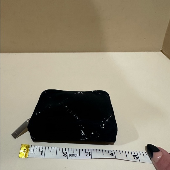 Chanel Logo Travel Ligne Coin Zip Pouch - Picture 6 of 11